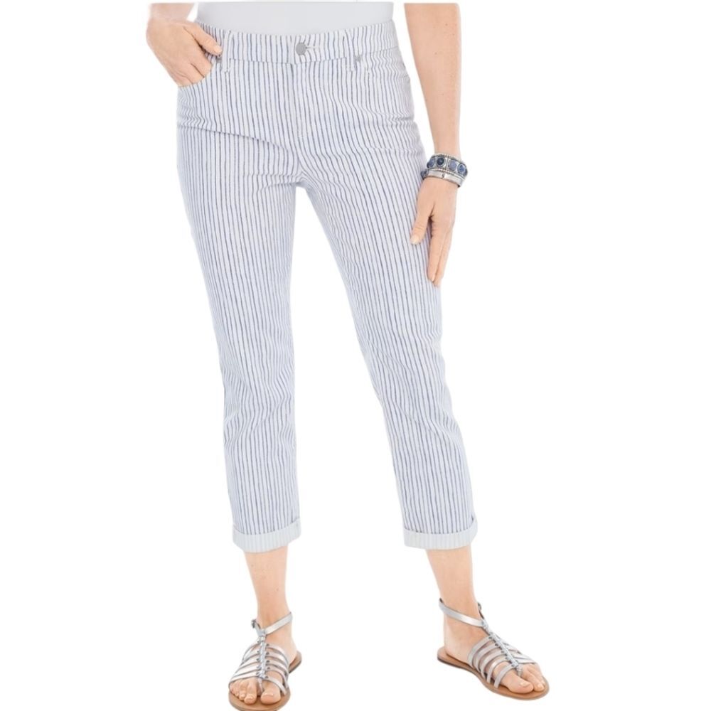 Chico's Slimming Painted Pinstripe Girlfriend Crops pants size .5 R (small/6)